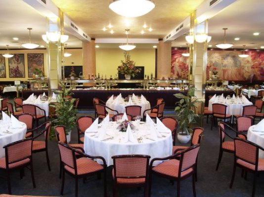 Hotel " HUNGARIA GRAND " in Batumi - 4 Star